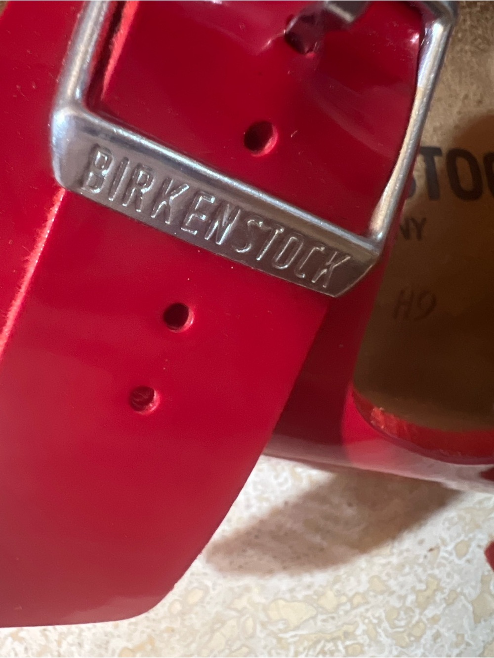 Birkenstock Arizona Sandals in Bright Red Patent - EUR 35 - Picture 4 of 5